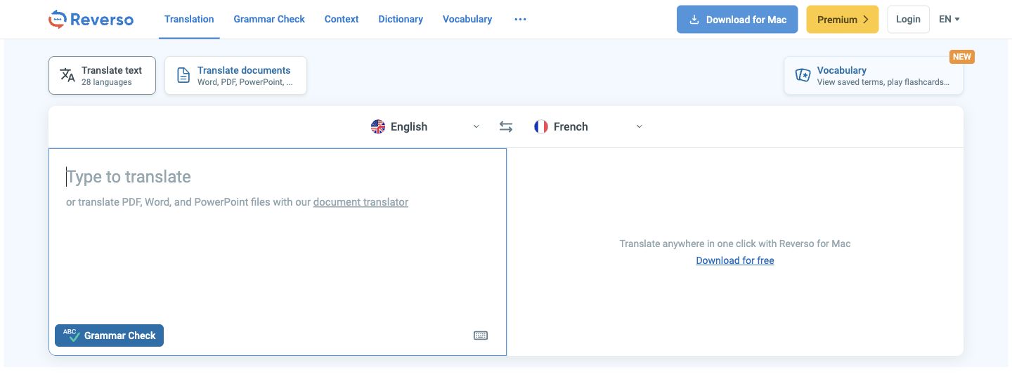 Reversoの公式テキスト翻訳画面。英語とフランス語の言語選択と入力欄
