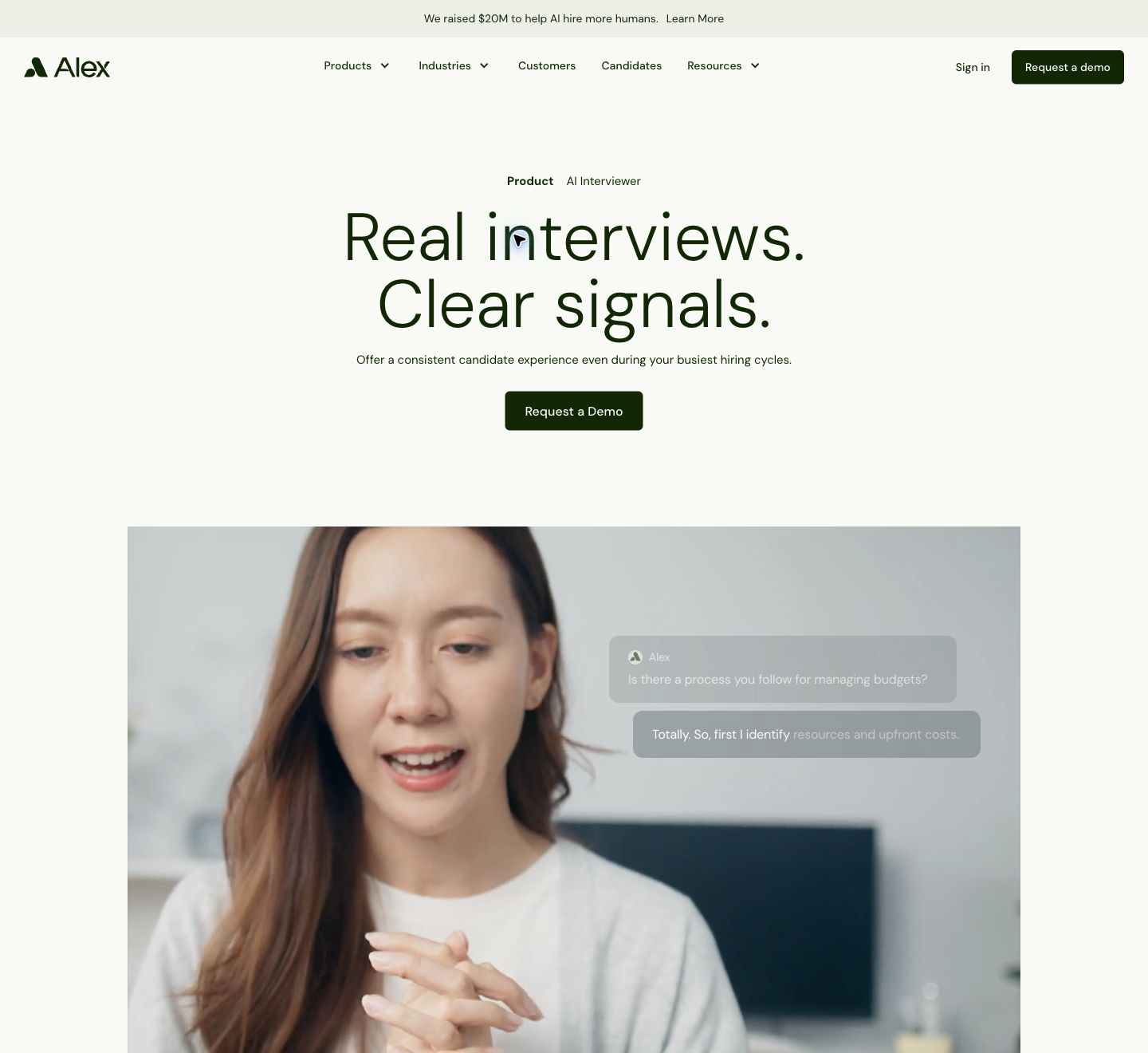 Alex AI Interviewerの公式製品ページ。対話の紹介映像と製品案内